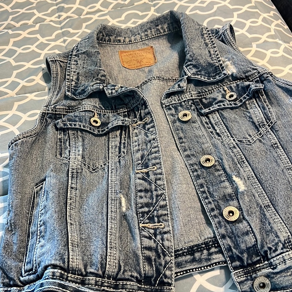 Jean Vest